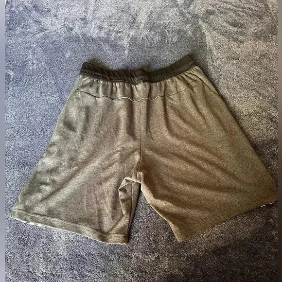 Adidas Axis Nov Knit Shorts size Large - Picture 4 of 7